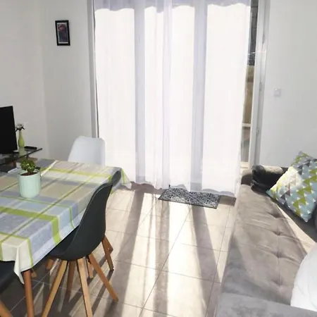 2 For 3 People Apartment
